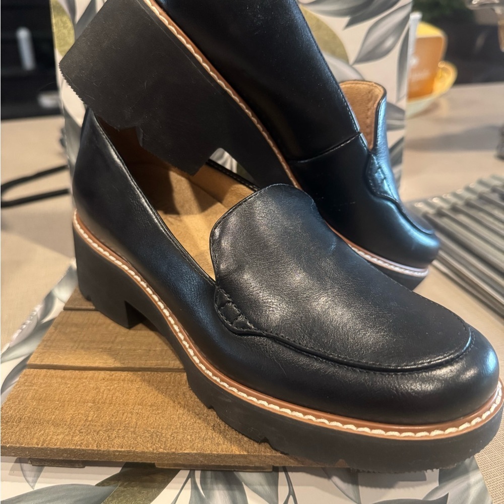 Naturalizer Cabaret Loafer - Picture 4 of 7